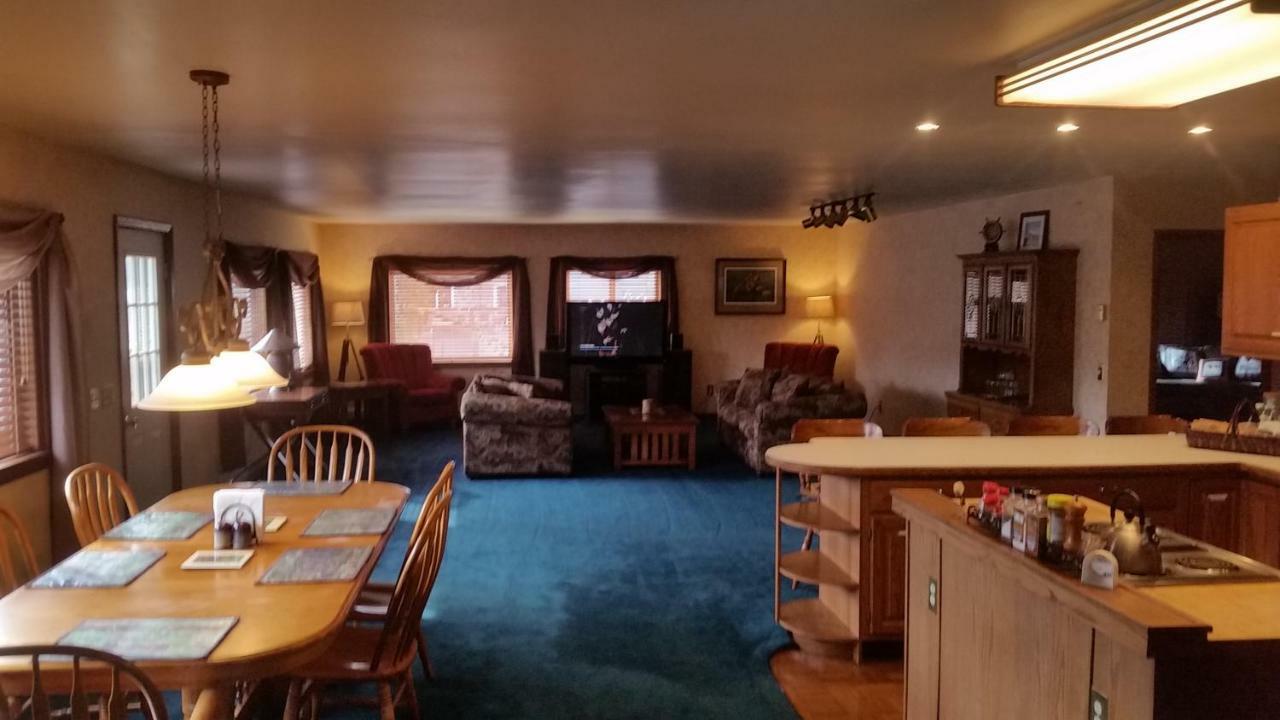 Kodiak Russian River Lodge ภายนอก รูปภาพ